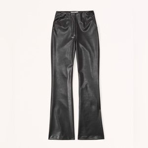 Abercrombie Vegan Leather Slim Flare Pant Short/Petite
